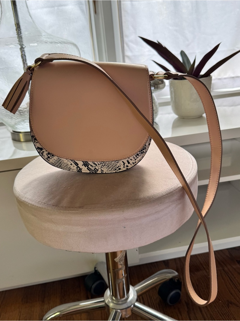 Old Navy’s Women’s Nude Crossbody Saddle Bag with Snake-Print